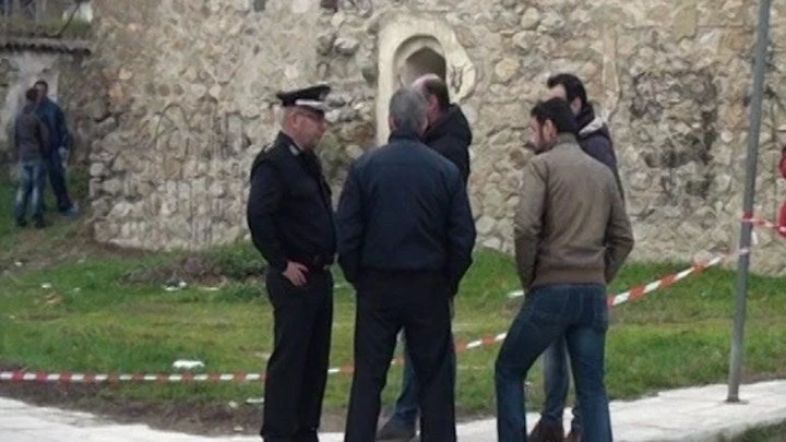 Θρίλερ με πτώμα άνδρα σε ακατοίκητο σπίτι στις Σέρρες – Τον δολοφόνησαν άγρια με τσεκούρι (εικόνα)
